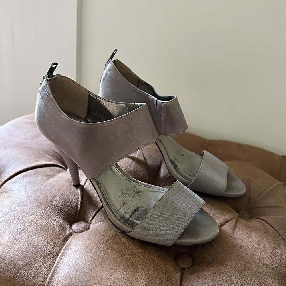 J. Crew Black Leather w/Gray Cross Band & Back Zip Heels - Picture 2 of 7